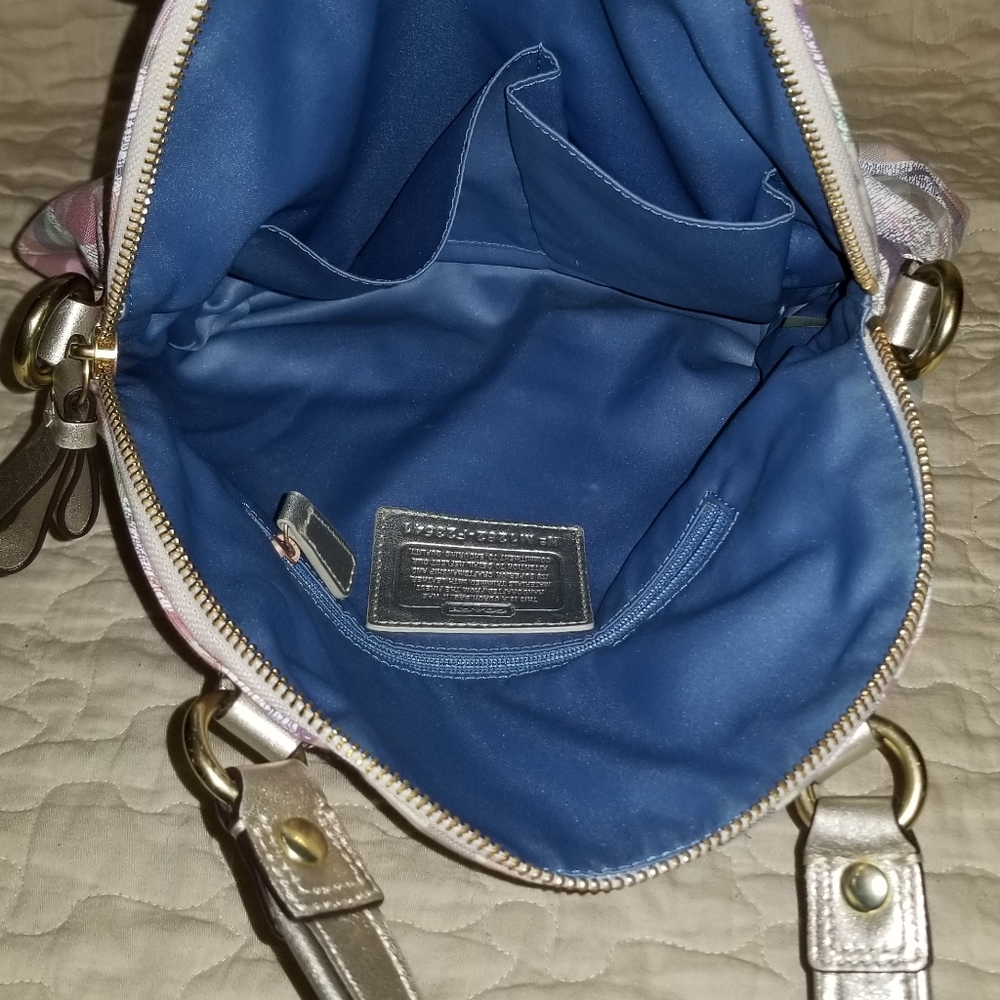 Coach - Picture 5 of 5